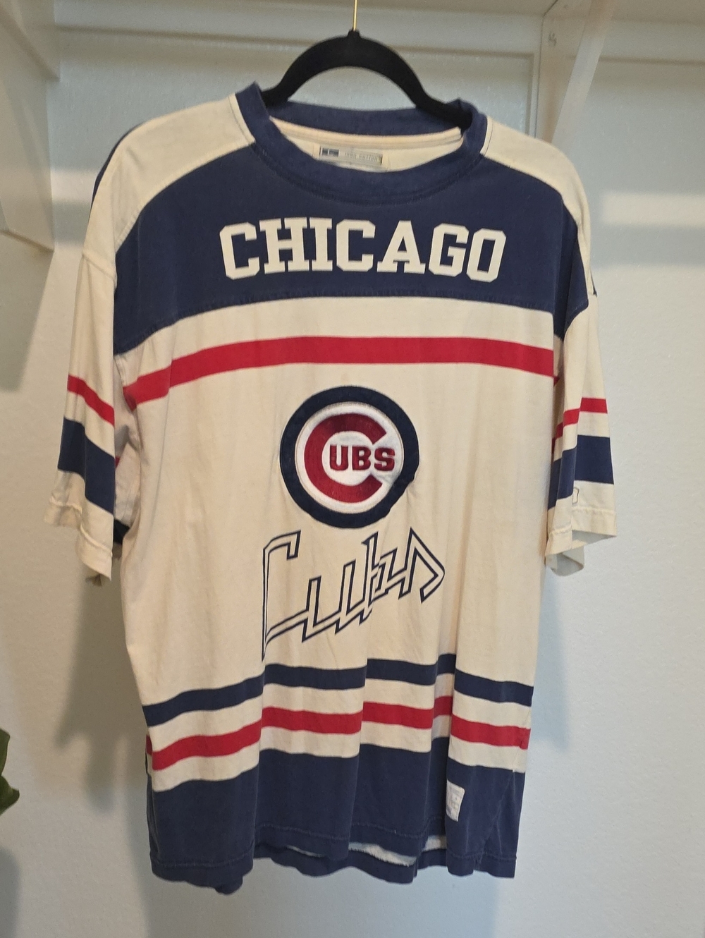 Vintage Faded Chicago Cubs Graphic Tee - White, Navy & Red